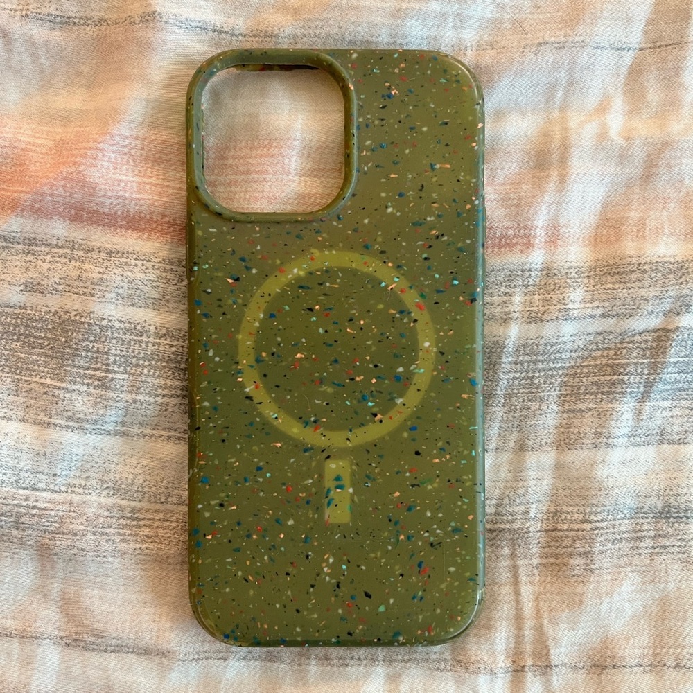GREEN SPECKLED OTTERBOX IPHONE CASE